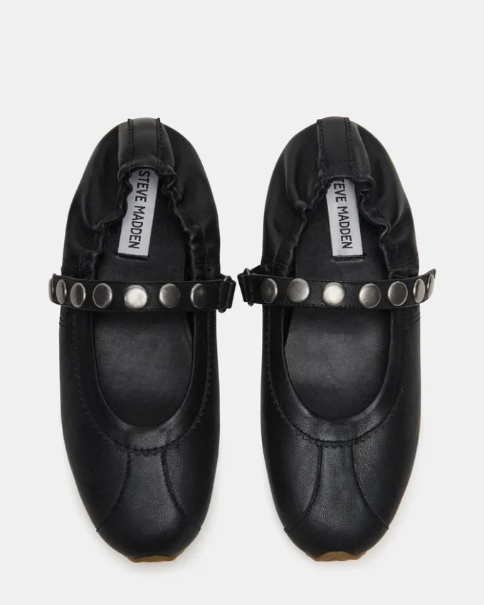 Anaya de cuero negro con tachuelas Anaya de cuero negro con tachuelas