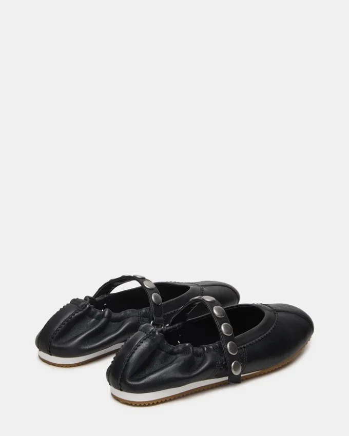 Anaya de cuero negro con tachuelas Anaya de cuero negro con tachuelas