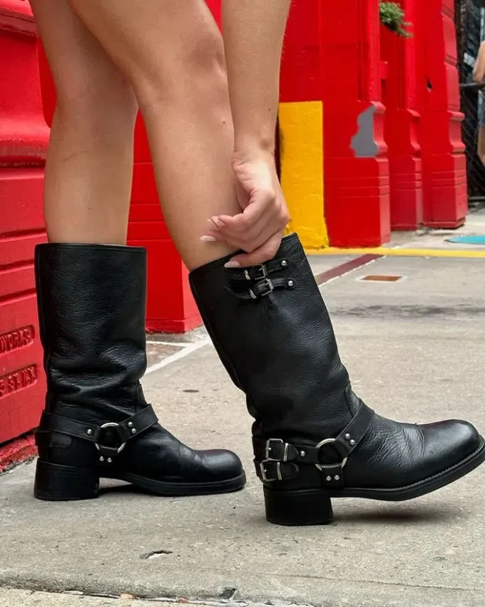 Astor de cuero negro Astor de cuero negro
