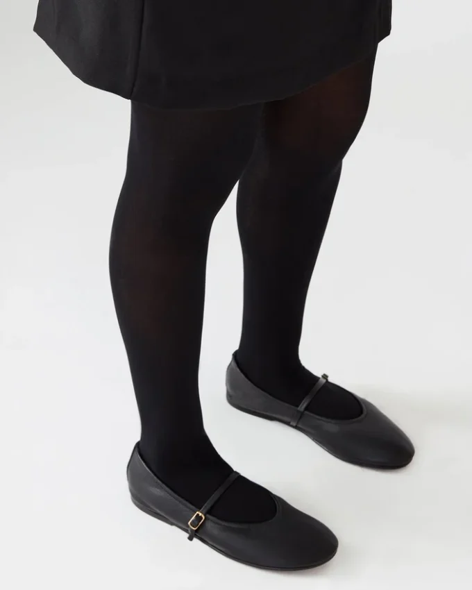 Besette de cuero negro Besette de cuero negro