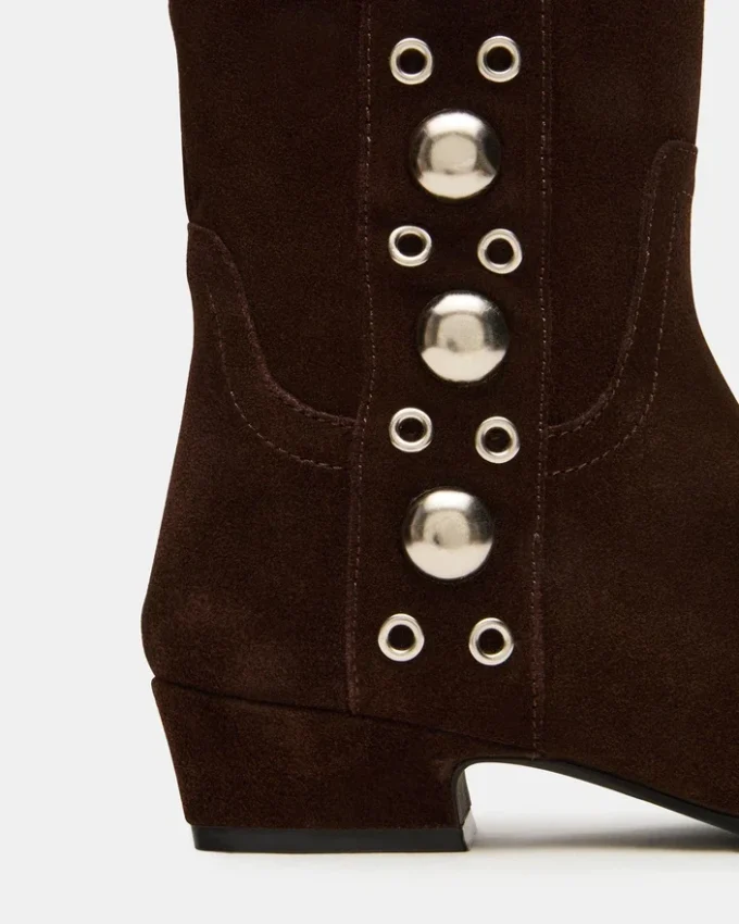 Botas altas de ante marrón con tachuelas Dingo Botas altas de ante marrón con tachuelas Dingo