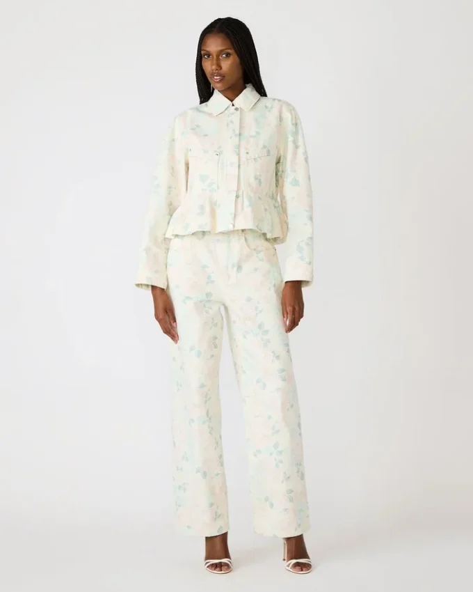 Chaqueta floral Sloan en color melocotón beige