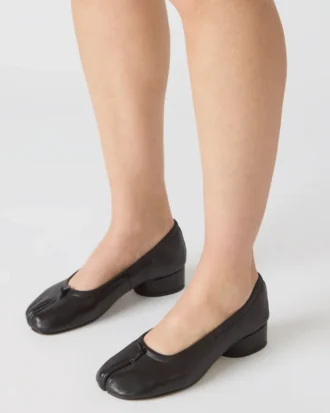 Cyra de cuero negro