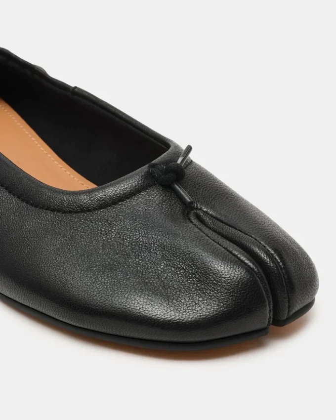Cyra de cuero negro Cyra de cuero negro