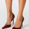 Elegante cocodrilo rojo Elegante cocodrilo rojo