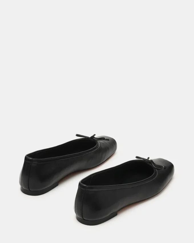 Eleve de cuero negro Eleve de cuero negro