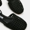 Flutter de cuero negro Flutter de cuero negro