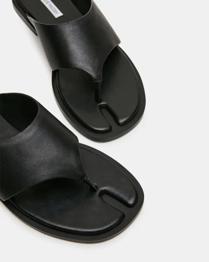 Illia de cuero negro Illia de cuero negro
