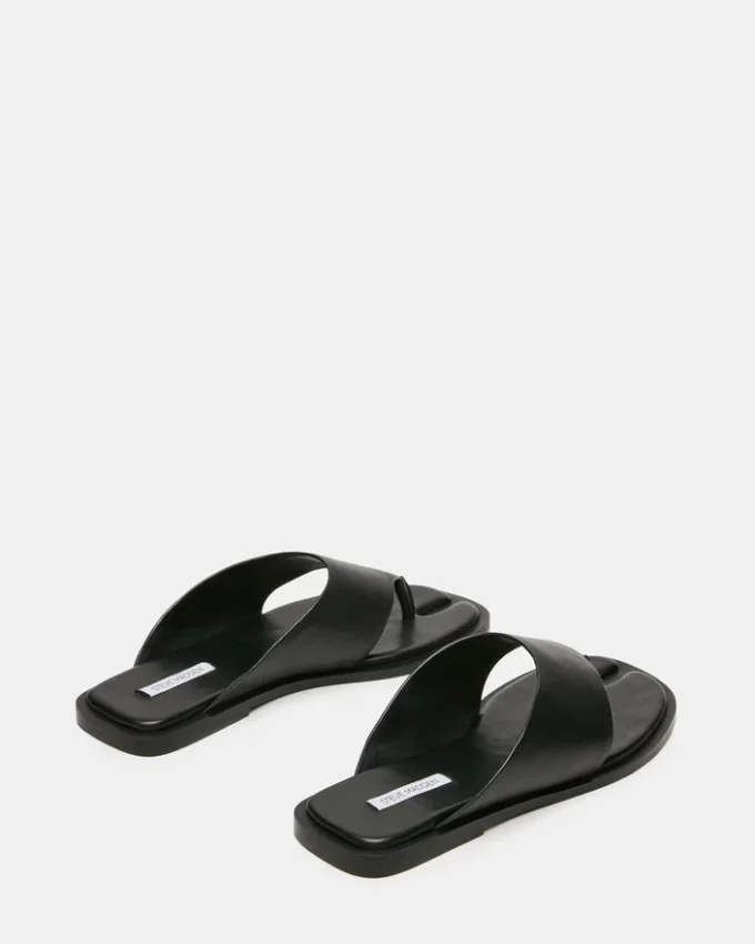 Illia de cuero negro Illia de cuero negro