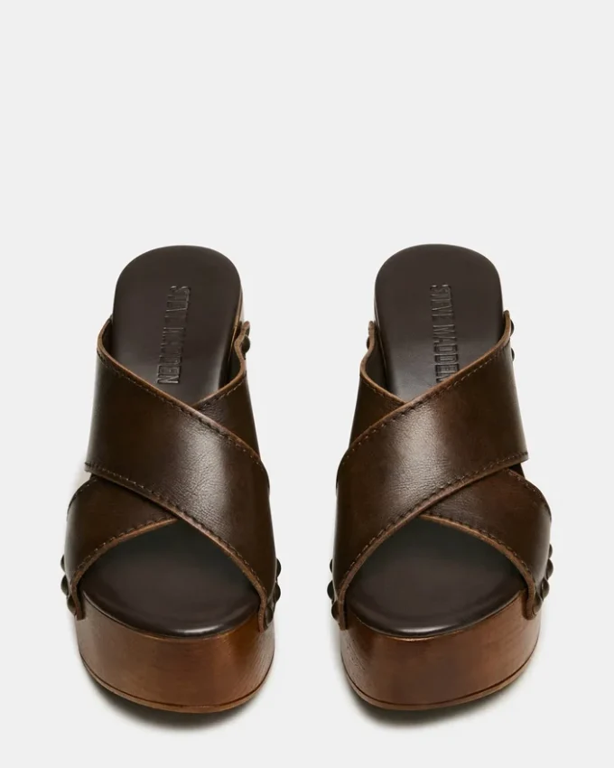 Koko de cuero marrón Koko de cuero marrón