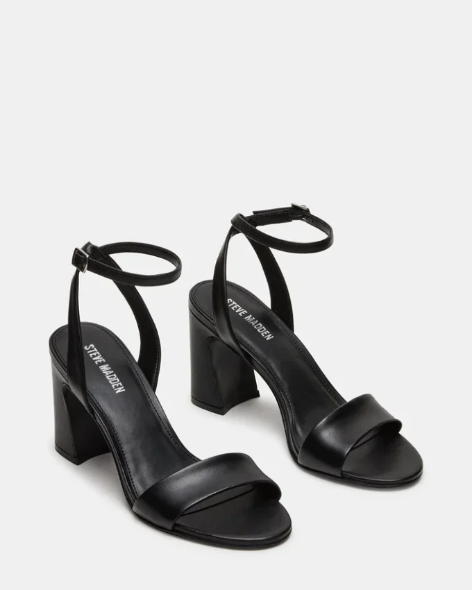 Larah de cuero negro Larah de cuero negro