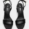 Larah de cuero negro Larah de cuero negro