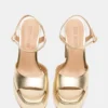 Liandra Champagne Liandra Champagne