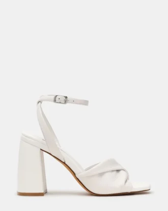 Mandy de piel blanca