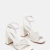 Mandy de piel blanca Mandy de piel blanca