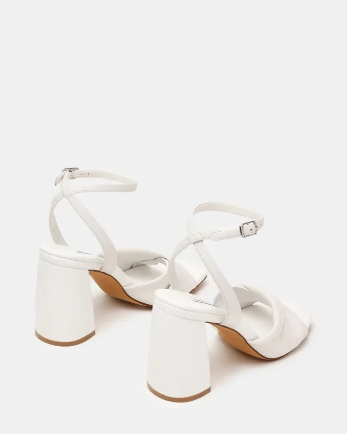 Mandy de piel blanca Mandy de piel blanca
