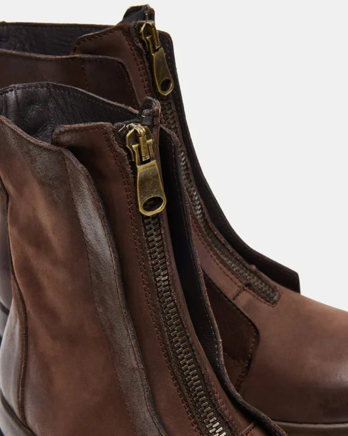 Milton Brown de piel