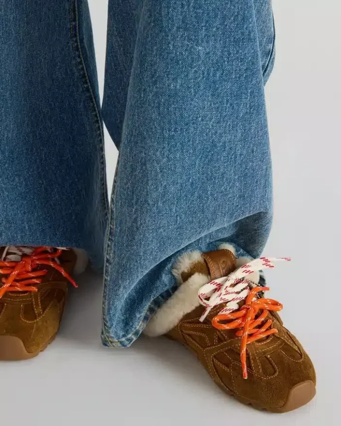 Mules Aziel de ante color castaño con pelo sintético