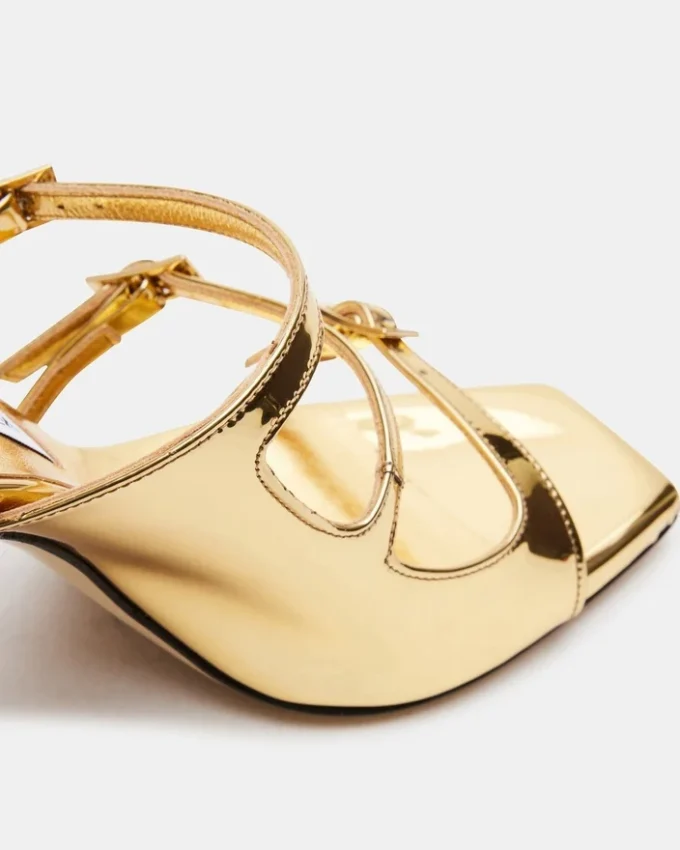 Opulento cuero dorado Opulento cuero dorado