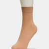 Pack de 2 pares de calcetines tobilleros transparentes con estampado floral, color vainilla
