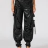 Pantalón Duo de cuero vegano negro Pantalón Duo de cuero vegano negro