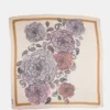 Pañuelo cuadrado boho floral marfil Pañuelo cuadrado boho floral marfil