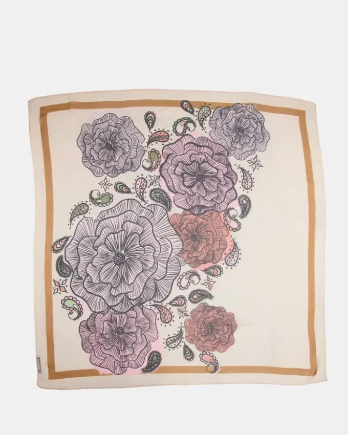 Pañuelo cuadrado boho floral marfil Pañuelo cuadrado boho floral marfil