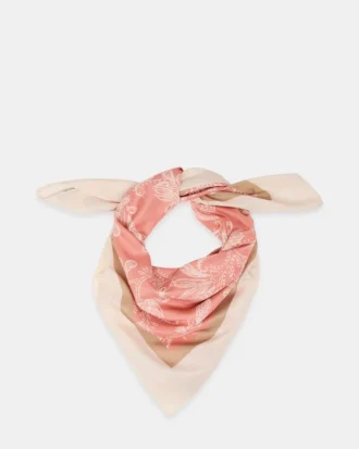 Pañuelo de satén con estampado de cachemira en color terracota