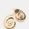 Pendientes con forma de concha de mar dorados Pendientes con forma de concha de mar dorados
