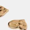Pendientes de botón con corazón texturizado en oro Pendientes de botón con corazón texturizado en oro