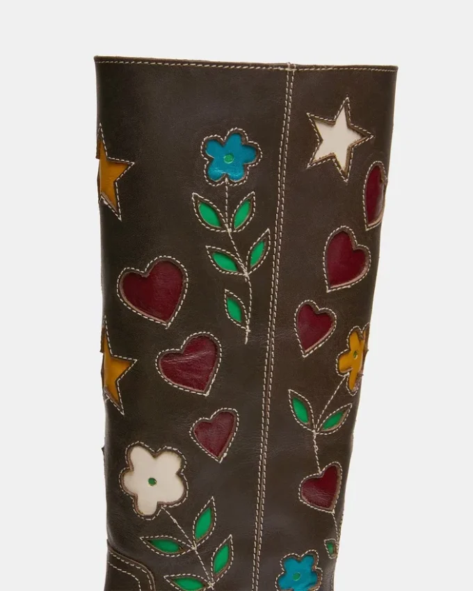 Riggs de cuero marrón con estampado floral