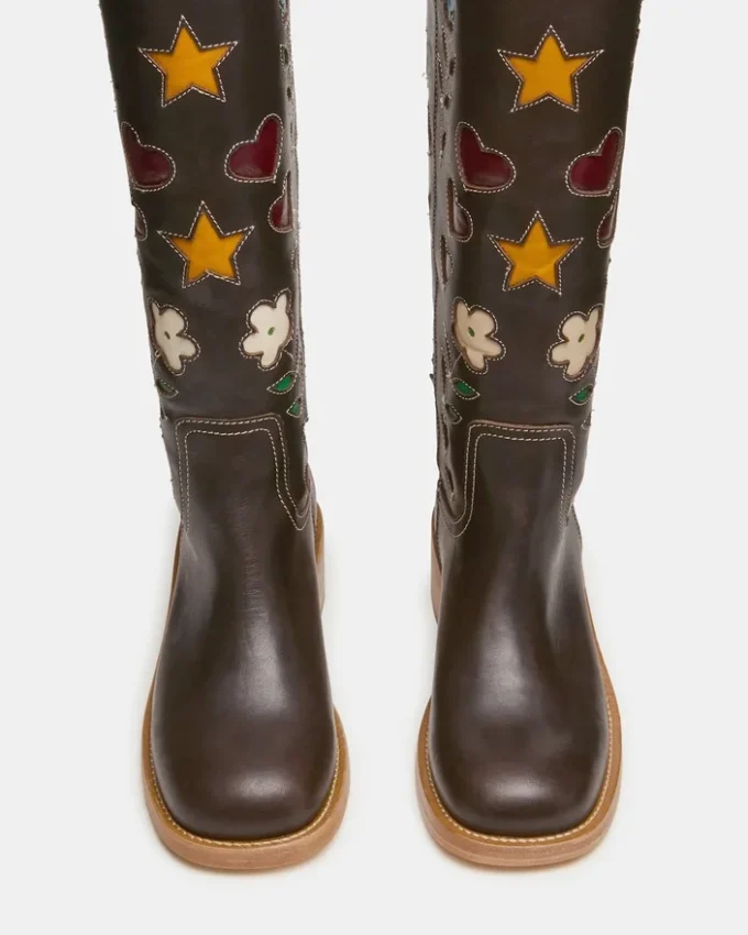 Riggs de cuero marrón con estampado floral
