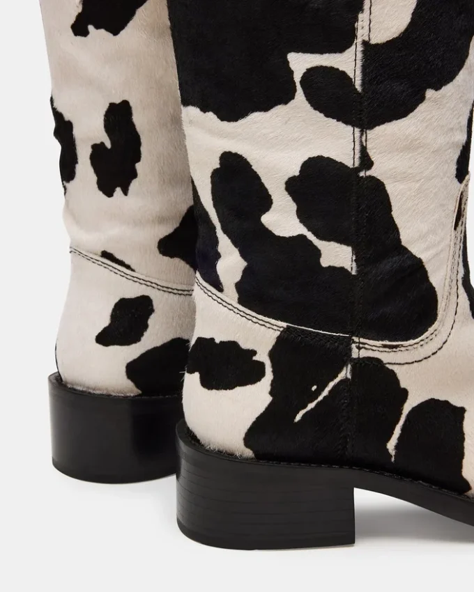 Riggs Negro con estampado de vaca y pantorrilla ancha