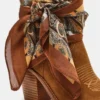 Sally Scarf de ante castaño Sally Scarf de ante castaño