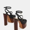 Scotlyn de cuero negro con plataforma Scotlyn de cuero negro con plataforma