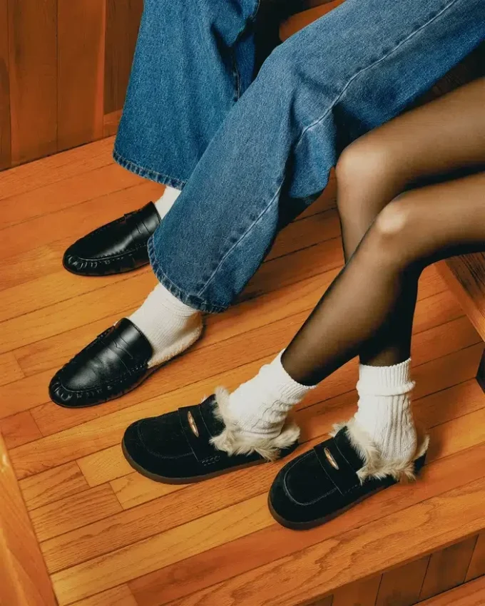 Tobin de ante negro con pelo sintético Tobin de ante negro con pelo sintético