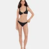 Partes de abajo de bikini Sleek ‘N Chic en negro Partes de abajo de bikini Sleek ‘N Chic en negro