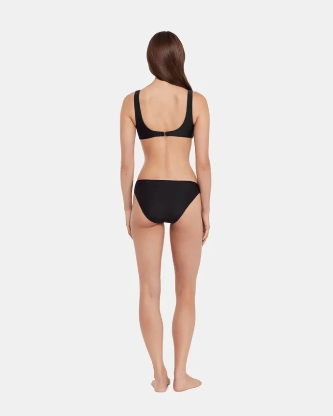 Partes de abajo de bikini Sleek ‘N Chic en negro Partes de abajo de bikini Sleek ‘N Chic en negro