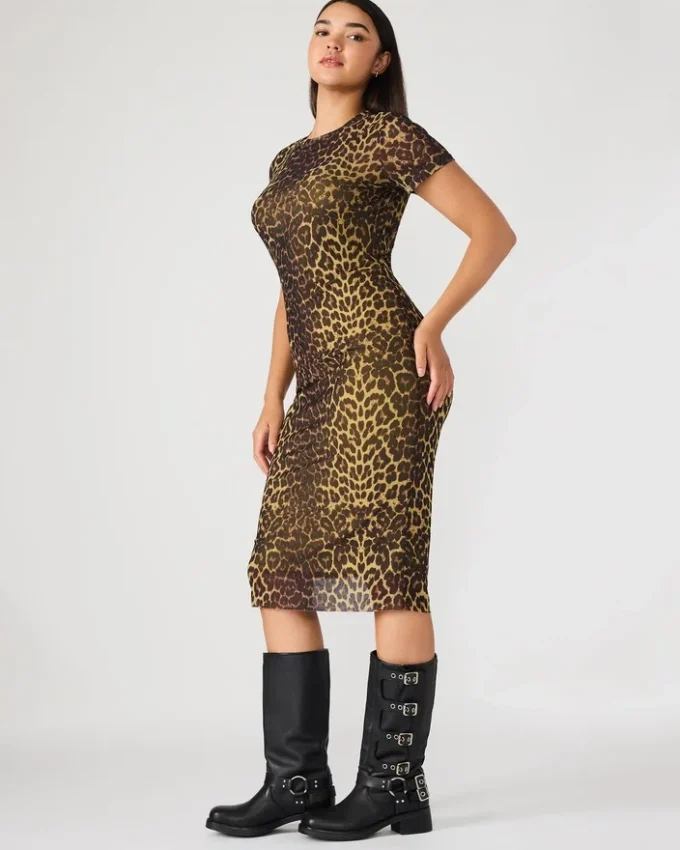 Vestido Hailee de manga corta con estampado Hot Spots Vestido Hailee de manga corta con estampado Hot Spots